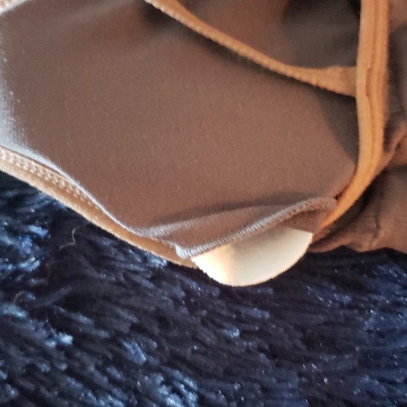 Sexy zipper crop top in beige and grey - Picture 7 of 7